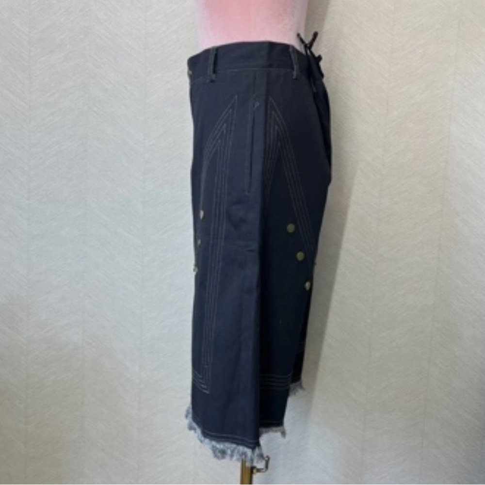 High-Rise Black Wide-Leg Crop Pants with Button Detail - Picture 2 of 2